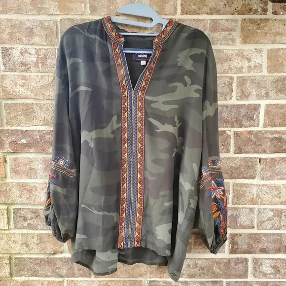 JOHNNY WAS Laila Paris Embroidered Effortless Silk Camo Blouse Top S - Picture 3 of 8